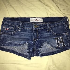 HOLLISTER SHORTS !